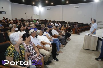 40 idosos de Cascavel são contemplados com novas casas do programa habitacional do Estado