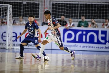 Cascavel arranca empate no último segundo na estreia da LNF