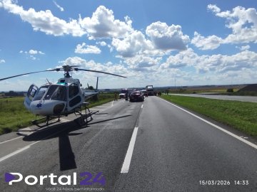 Colisão entre carro e moto deixa mulher morta e homem gravemente ferido na BR-376