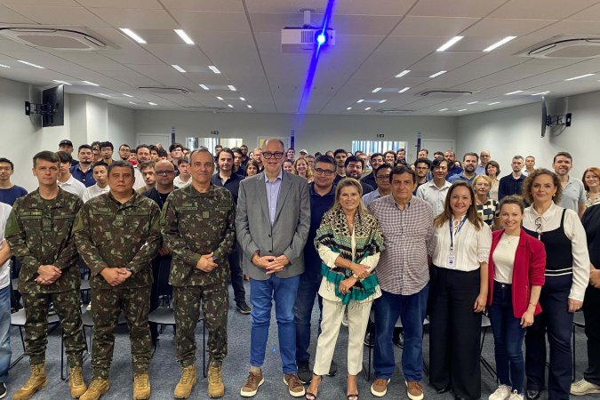 Estado recebe comitiva do Exército para conhecer hub de IA e cibersegurança
