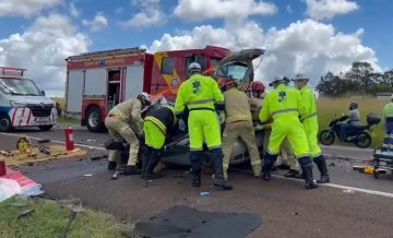 Jovem de 19 anos sofre múltiplas fraturas e TCE na BR-277
