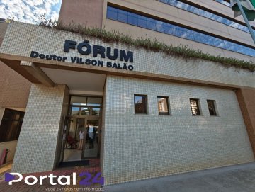 Julgamento de acusado por feminicídio que vitimou Gabrielle e seu pai começa no Fórum de Toledo