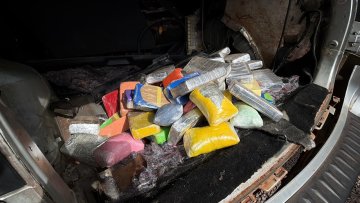 Mãe e filho são presos com drogas durante abordagem da PRF na BR-369