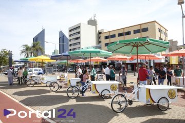 Prefeitura de Cascavel entrega 46 alvarás para fortalecer o comércio móvel