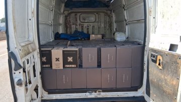 PRF apreende 216 caixas de vinhos na BR-369, em Cascavel