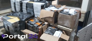 PRF apreende carga de eletrônicos e arma de fogo na BR-277 em São Miguel do Iguaçu