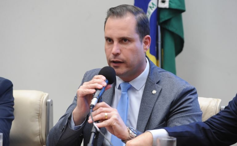 Projeto proíbe reserva de mercado na pesca esportiva e exige base científica para restrições estaduais