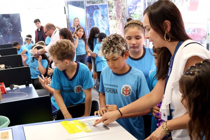 Carreta da Inovação leva novidades a Londrina; projeto soma 100 paradas no Paraná