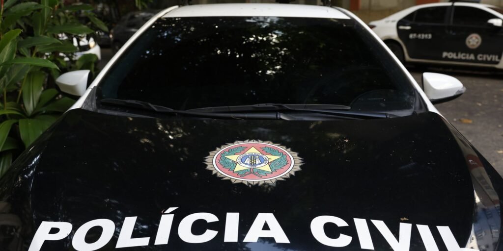 Polícia prende professor universitário que abusou de 4 crianças