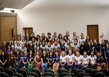 Stein Cascavel Futsal participa do evento Semana da Paz em Casa, em prol aos direitos das mulheres no Fórum de Cascavel