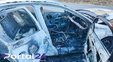 Veículo é totalmente consumido pelo fogo na PRC-158 em Chopinzinho