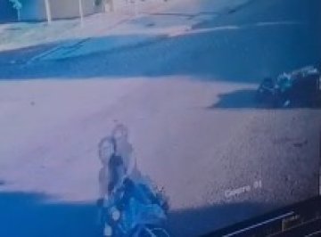 Venezuelano pede ajuda para encontrar motorista que colidiu em sua moto