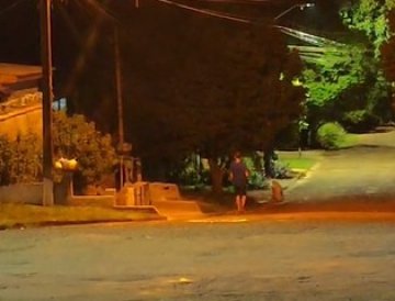 Vídeo mostra cego indo comprar droga na 'lojinha'