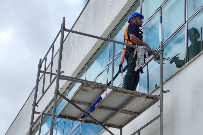 Paraná cria 15,8 mil empregos com carteira assinada em março e supera 56 mil vagas no ano