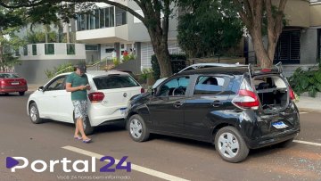 Acidente envolvendo três carros é registrado no centro de Cascavel