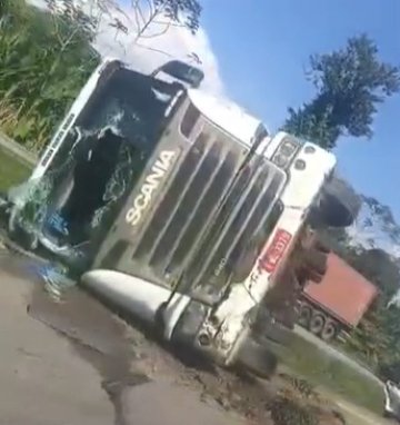 Acidente na BR-277 interdita faixas nos dois sentidos em Paranaguá
