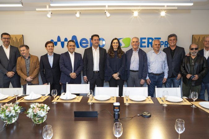 Governador apresenta avanços do Paraná e destaca papel da imprensa a radiodifusores