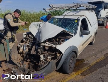 Caminhão perde controle e atinge picape no Contorno Sul de Maringá