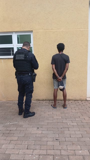 Com mandado em aberto por furto, homem é preso pela GM
