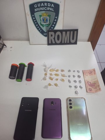 Dupla é detida com drogas durante abordagem da ROMU no bairro Santa Cruz