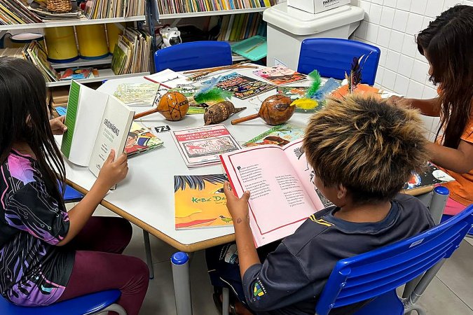 Paraná é o estado com o maior número de escolas com bibliotecas; rede estadual tem obras raras