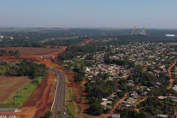 Exportações de empresas paranaenses por Foz do Iguaçu e Guaíra crescem até 21% desde 2018
