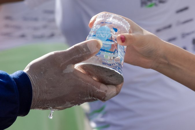 Sanepar vai distribuir 72 mil copos de água na Maratona Internacional do Paraná