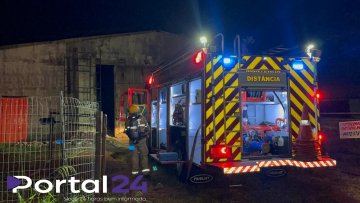 Incêndio atinge barracão abandonado no bairro Santos Dumont em Cascavel