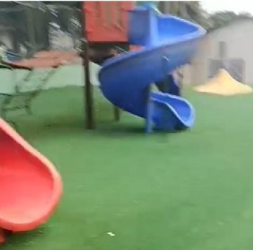 Internauta cobra melhorias em parquinho no Floresta