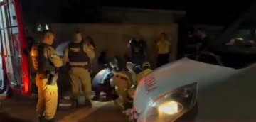 Motorista foge após atingir moto e deixar duas jovens feridas no Lar Paraná em Campo Mourão