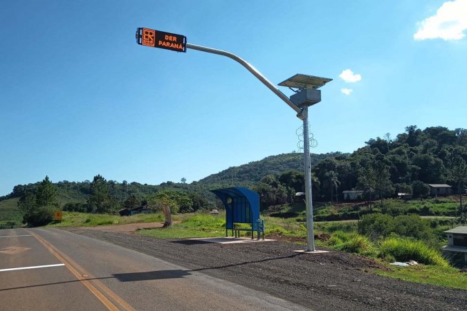 DER/PR testa abrigos de parada de ônibus que combinam tecnologia e acessibilidade