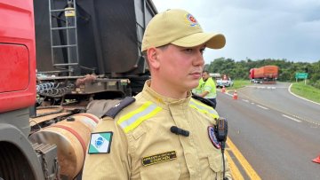 "Família seguia em dois veículos e o pai viu o acidente", diz tenente dos bombeiros