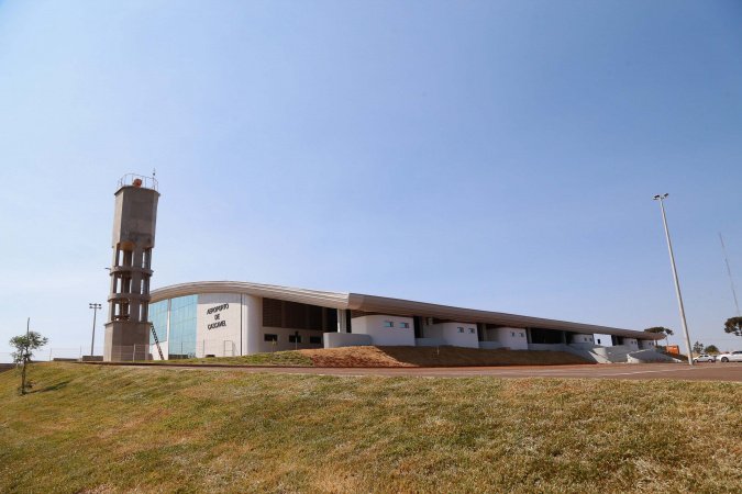 Estado avança em investimentos no Aeroporto de Cascavel e em melhorias viárias no Oeste