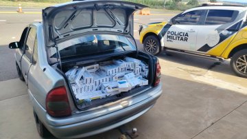 Cigarros contrabandeados são apreendidos durante fiscalização na PRC-272
