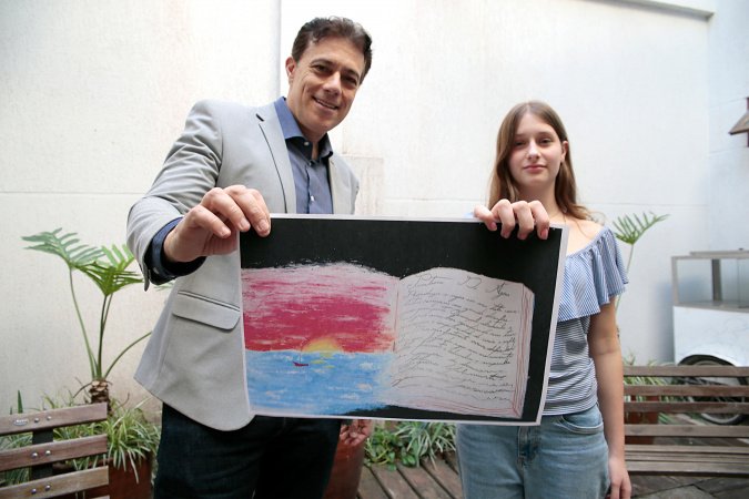 Aluna e diretor do Centro Juvenil de Artes Plásticas são destaque em concurso internacional