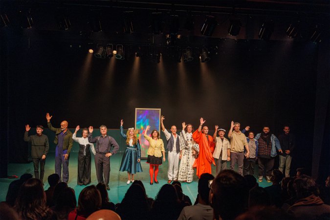 G2 do Teatro Guaíra encerra temporada de “Gregor” com lotação máxima