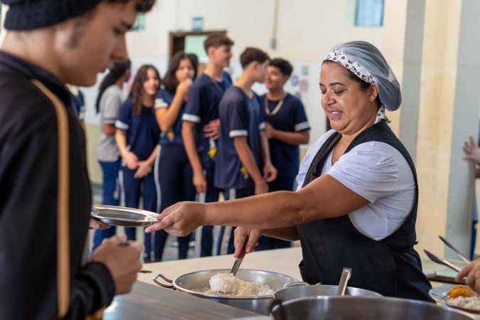 Estado lança edital pioneiro para incrementar alimentação escolar para alunos com restrições