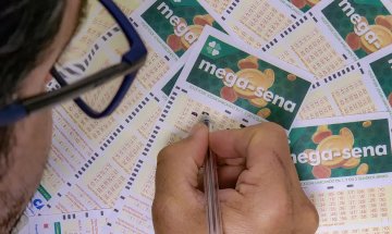 Mega-Sena acumula e prêmio principal vai para R$ 16 milhões