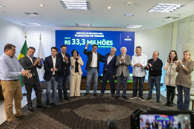 R$ 372 milhões: governador libera recursos para investimentos em 10 municípios