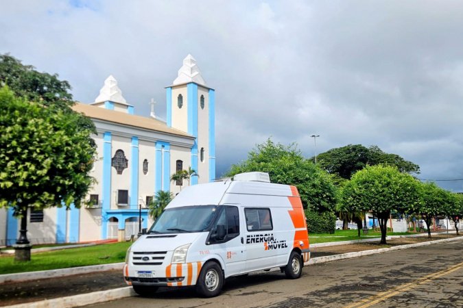 Agência Itinerante da Copel leva serviços a moradores de Mandaguaçu