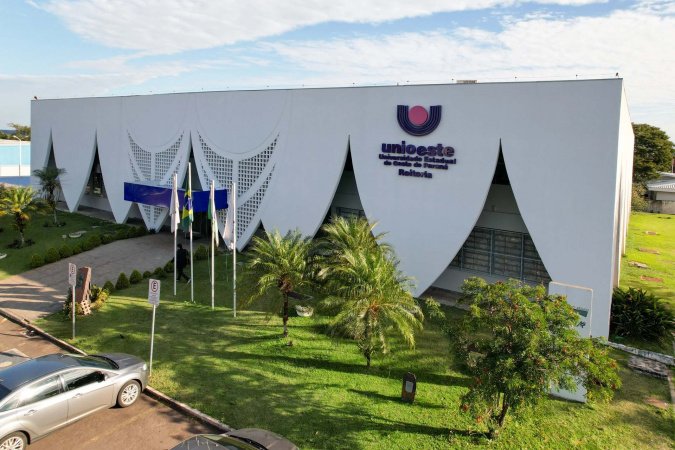 Unioeste abre seleção para contratação de profissionais com salários de até R$ 7,6 mil