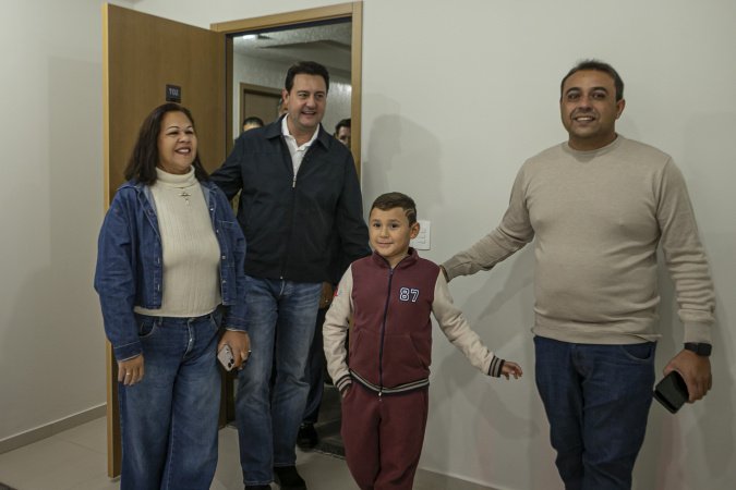 Ratinho Junior inaugura residencial com 320 unidades em Londrina, no Norte do Estado