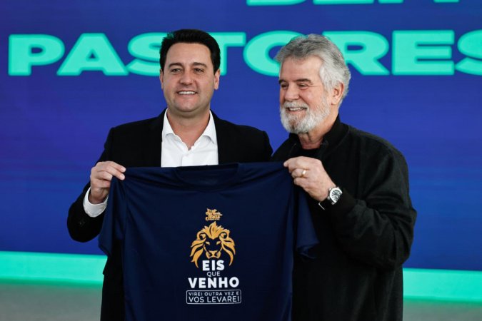 Governador Ratinho Junior recebe convite para a 31ª Marcha para Jesus em Curitiba