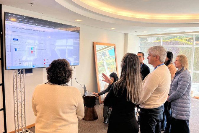 Paraná apresenta plataforma digital de monitoramento em saúde em evento nacional