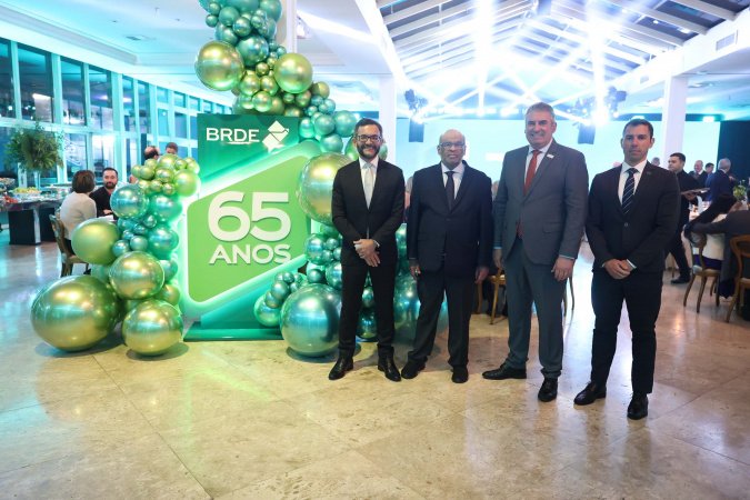 BRDE completa 65 anos com R$ 25 bilhões em carteira e protagonismo na Região Sul