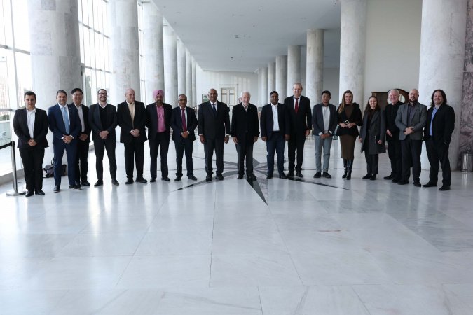 Vice-governador recebe comitiva da Índia para debater instalação de supercomputadores no Paraná