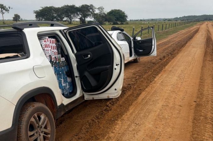 PMPR apreende veículos e cigarros e prende homem na divisa entre Paraná e Mato Grosso do Sul