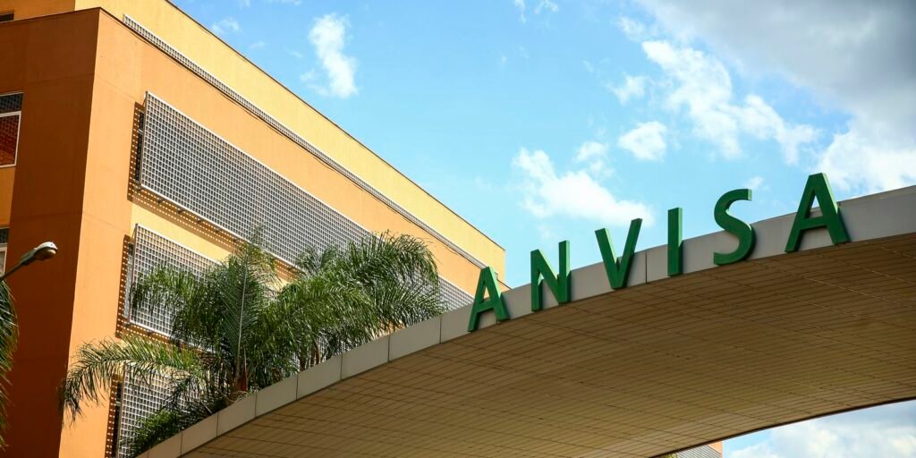 Anvisa suspende lote de medicamentos para hipertensão e câncer de mama