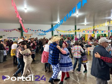 Arraiá da melhor idade reúne mais de 300 idosos em Cascavel