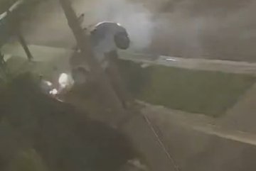 Câmera flagra colisão no bairro São Cristóvão